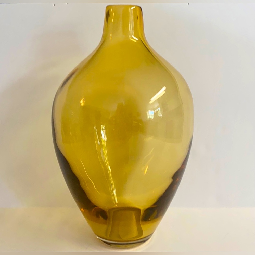 Crate&Barrel- Large Hand-Blown Amber Vase.Gorgeous color.No chips or cracks.